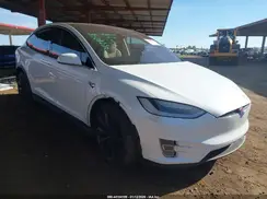 5YJXCBE4XHF044243 2017 TESLA MODEL X