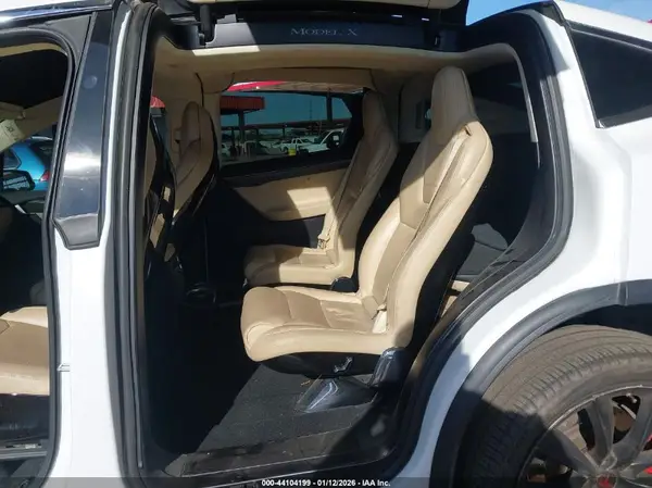 5YJXCBE4XHF044243 2017 TESLA MODEL X - Image 8