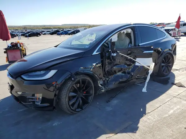 5YJXCBE4XHF077355 2017 TESLA MODEL X - Image 1