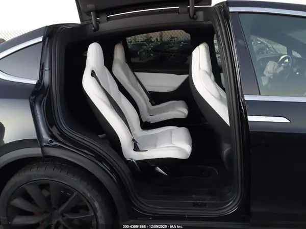 5YJXCBE4XKF190732 2019 TESLA MODEL X - Image 8