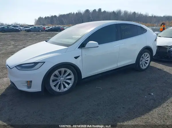 5YJXCDE20GF026245 2016 TESLA MODEL X - Image 2
