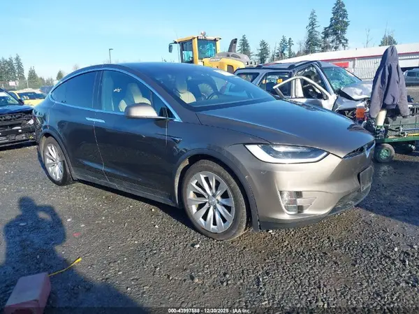5YJXCDE20GF026620 2016 TESLA MODEL X - Image 1