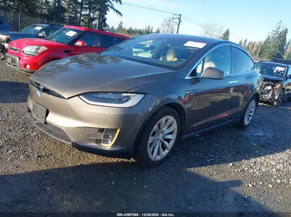 5YJXCDE20GF026620 2016 TESLA MODEL X - Image 2