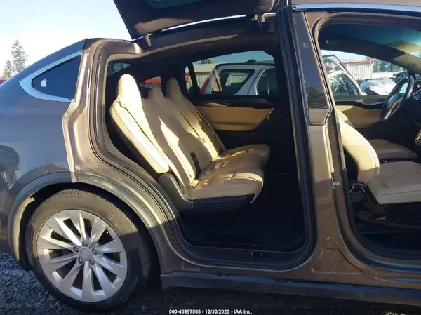 5YJXCDE20GF026620 2016 TESLA MODEL X - Image 8
