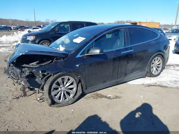 5YJXCDE20GF034085 2016 TESLA MODEL X - Image 2