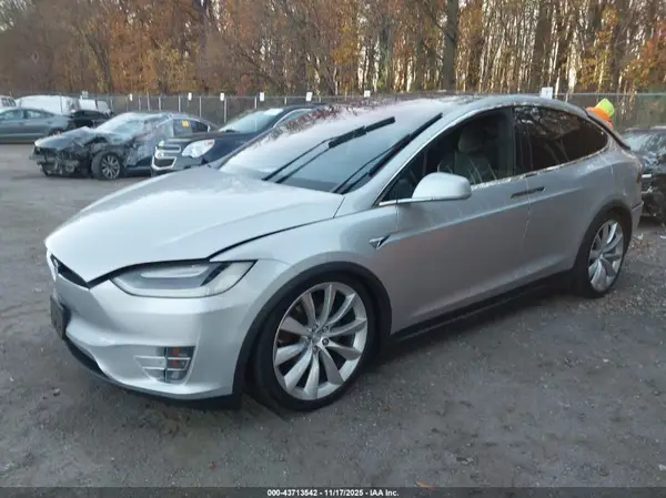 5YJXCDE20HF047713 2017 TESLA MODEL X - Image 2