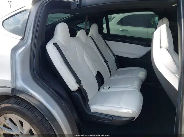 5YJXCDE20HF055732 2017 TESLA MODEL X - Image 8
