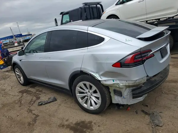 5YJXCDE20HF061014 2017 TESLA MODEL X - Image 2