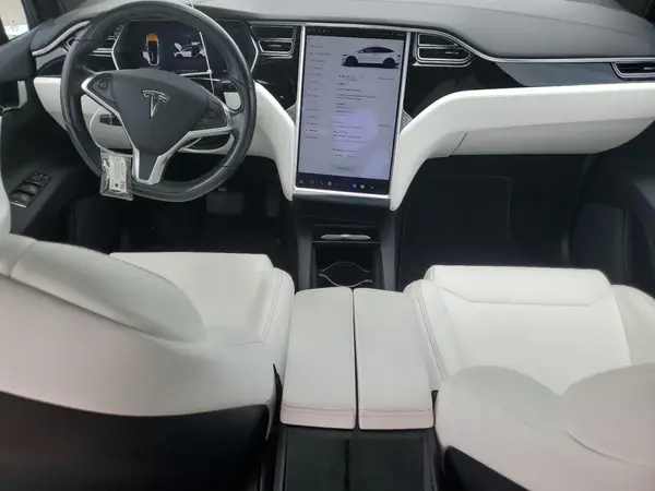 5YJXCDE20HF067847 2017 TESLA MODEL X - Image 8