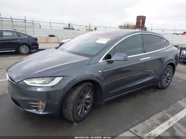 5YJXCDE20JF087148 2018 TESLA MODEL X - Image 2