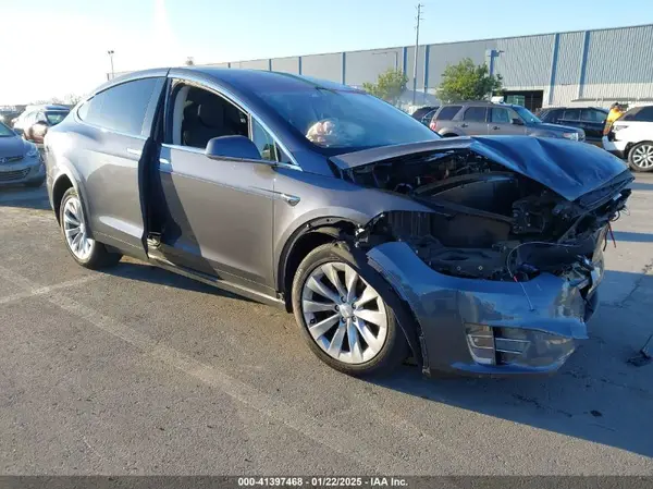 5YJXCDE20JF141791 2018 TESLA MODEL X - Image 1