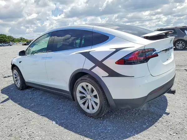 5YJXCDE20KF207502 2019 TESLA MODEL X - Image 2