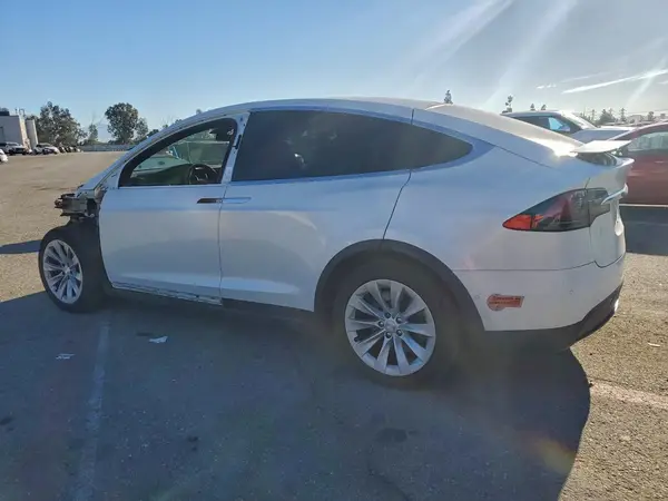 5YJXCDE20LF261304 2020 TESLA MODEL X - Image 2