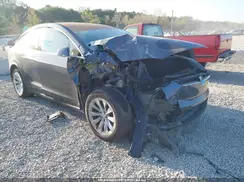 5YJXCDE20LF263070 2020 TESLA MODEL X