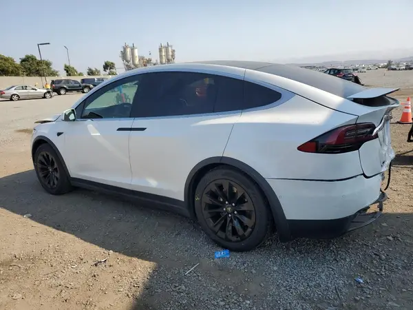 5YJXCDE20LF268401 2020 TESLA MODEL X - Image 2