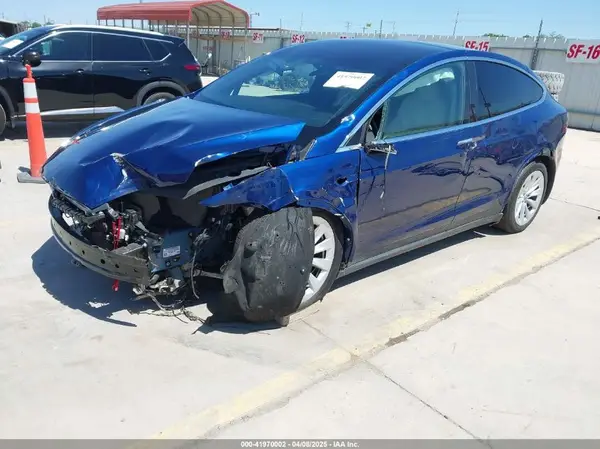 5YJXCDE20LF302966 2020 TESLA MODEL X - Image 2