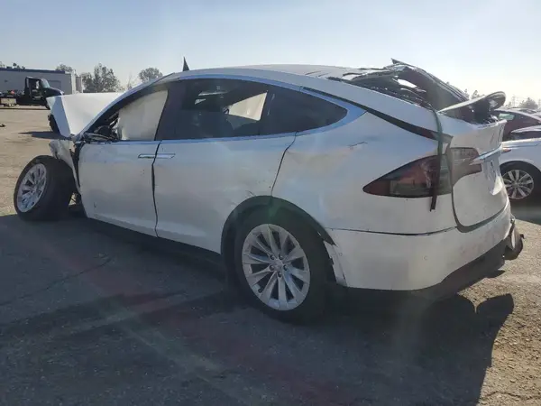 5YJXCDE20LF304099 2020 TESLA MODEL X - Image 2