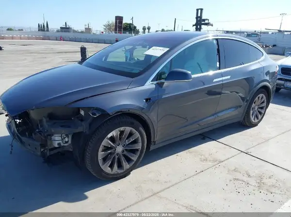 5YJXCDE21GF027694 2016 TESLA MODEL X - Image 2