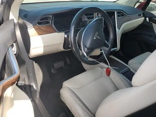 5YJXCDE21HF068943 2017 TESLA MODEL X - Image 8