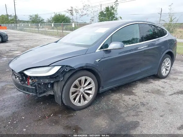 5YJXCDE21JF088101 2018 TESLA MODEL X - Image 2