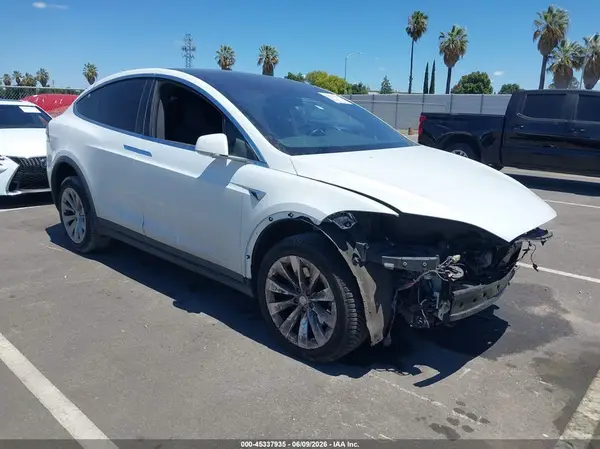 5YJXCDE21JF128659 2018 TESLA MODEL X - Image 1