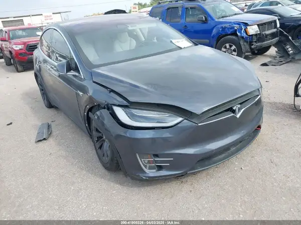 5YJXCDE21JF139712 2018 TESLA MODEL X - Image 1