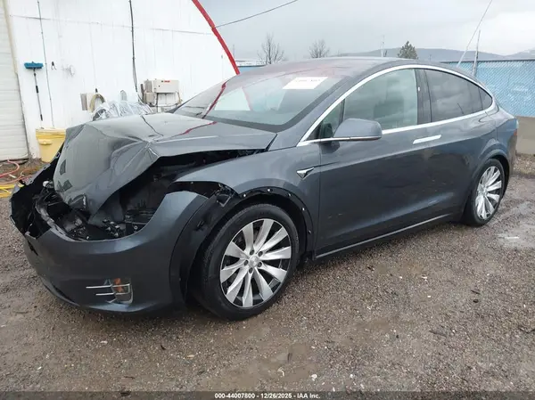 5YJXCDE21KF190600 2019 TESLA MODEL X - Image 2