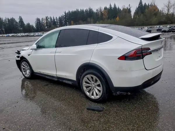 5YJXCDE21LF230949 2020 TESLA MODEL X - Image 2