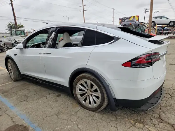 5YJXCDE21MF311418 2021 TESLA MODEL X - Image 2