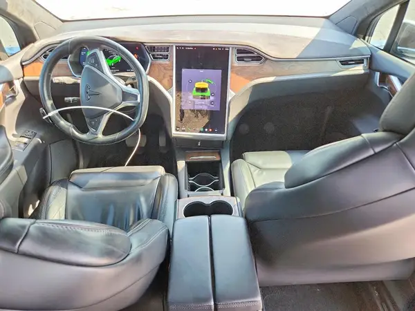 5YJXCDE22HF045994 2017 TESLA MODEL X - Image 8