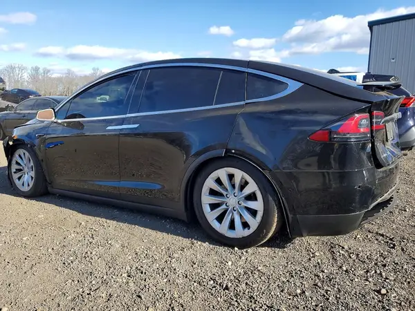 5YJXCDE22HF049768 2017 TESLA MODEL X - Image 2