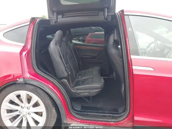 5YJXCDE22HF054694 2017 TESLA MODEL X - Image 8