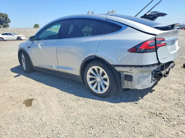 5YJXCDE22HF072547 2017 TESLA MODEL X - Image 2