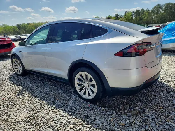 5YJXCDE22JF087670 2018 TESLA MODEL X - Image 2