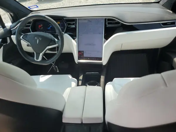 5YJXCDE22JF089483 2018 TESLA MODEL X - Image 8