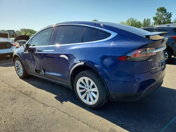 5YJXCDE22JF089595 2018 TESLA MODEL X - Image 2