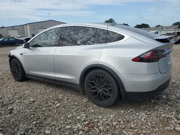 5YJXCDE22JF090536 2018 TESLA MODEL X - Image 2