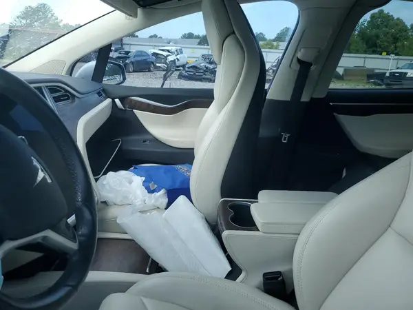 5YJXCDE22JF090536 2018 TESLA MODEL X - Image 8
