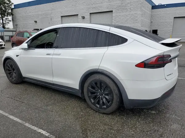 5YJXCDE22JF113510 2018 TESLA MODEL X - Image 2