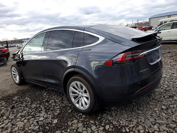 5YJXCDE22JF121638 2018 TESLA MODEL X - Image 2