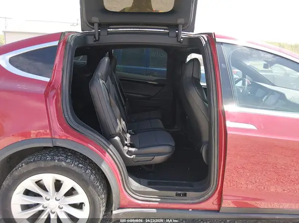 5YJXCDE22JF133885 2018 TESLA MODEL X - Image 8