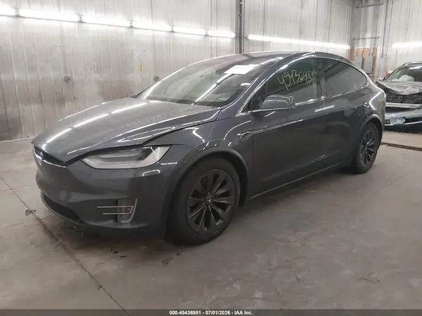 5YJXCDE22JF136995 2018 TESLA MODEL X - Image 2