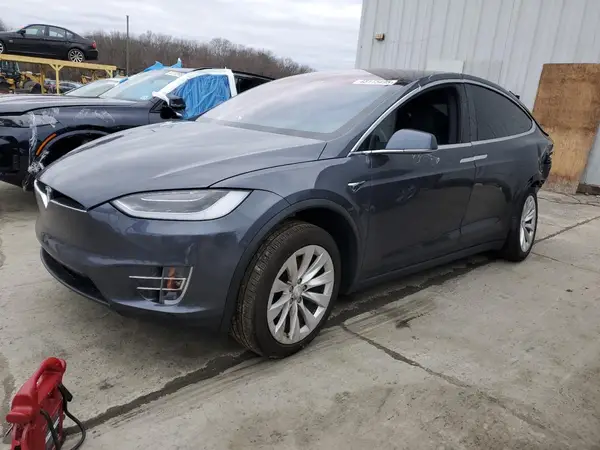 5YJXCDE22JF138486 2018 TESLA MODEL X - Image 1