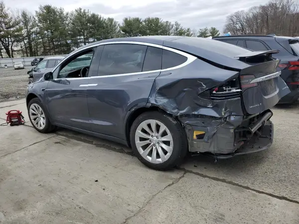 5YJXCDE22JF138486 2018 TESLA MODEL X - Image 2
