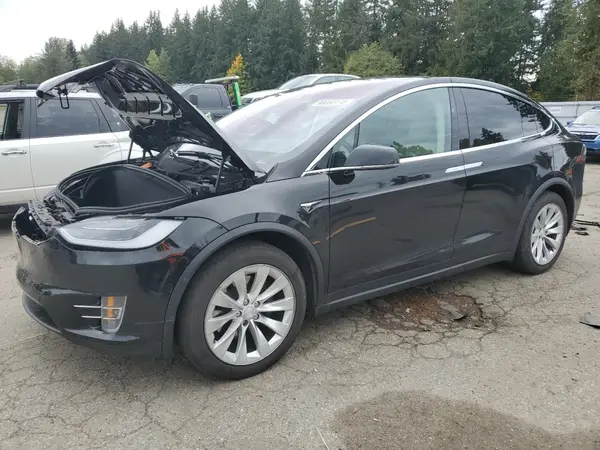 5YJXCDE22KF180271 2019 TESLA MODEL X - Image 1