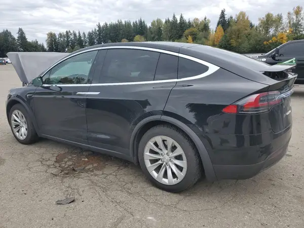 5YJXCDE22KF180271 2019 TESLA MODEL X - Image 2