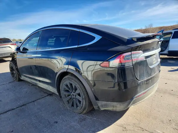 5YJXCDE22KF180691 2019 TESLA MODEL X - Image 2