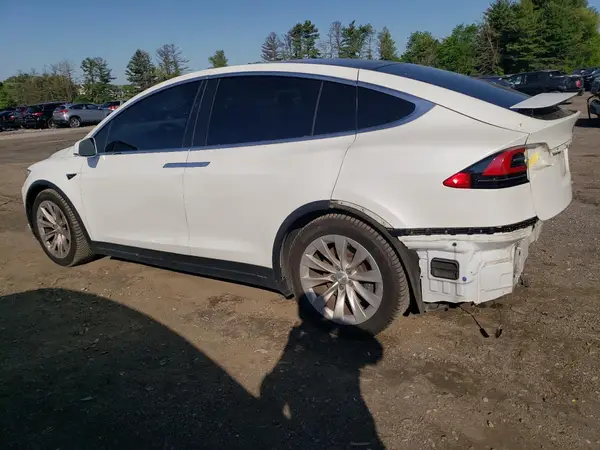 5YJXCDE22LF223136 2020 TESLA MODEL X - Image 2