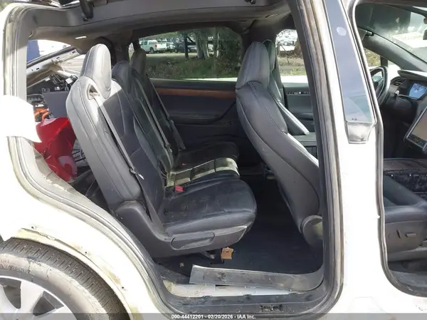 5YJXCDE22LF261093 2020 TESLA MODEL X - Image 8