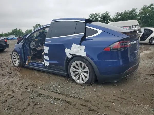 5YJXCDE22LF261644 2020 TESLA MODEL X - Image 2